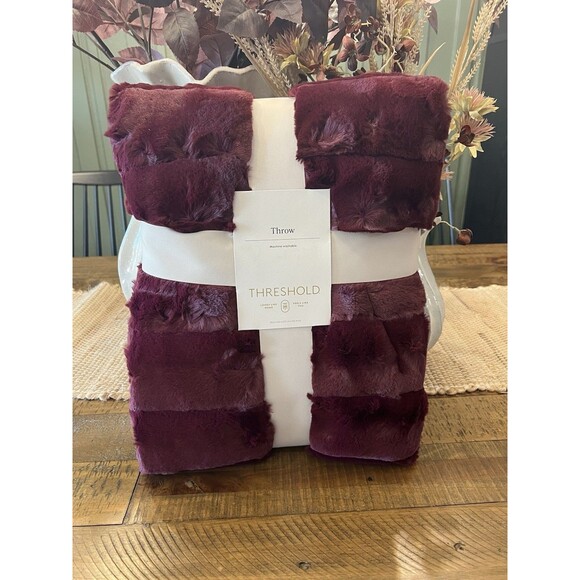 Channel Faux Fur Throw - Threshold Berry NEW - Picture 1 of 8